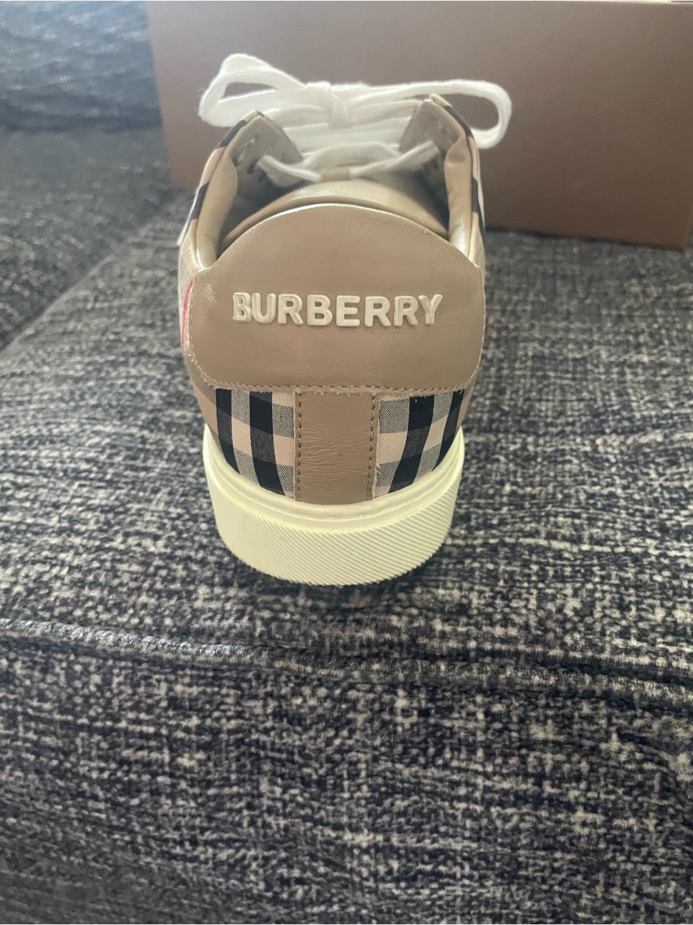 Burberry Archive Beige Sneaker Box Label - Low Top - Picture 2 of 8